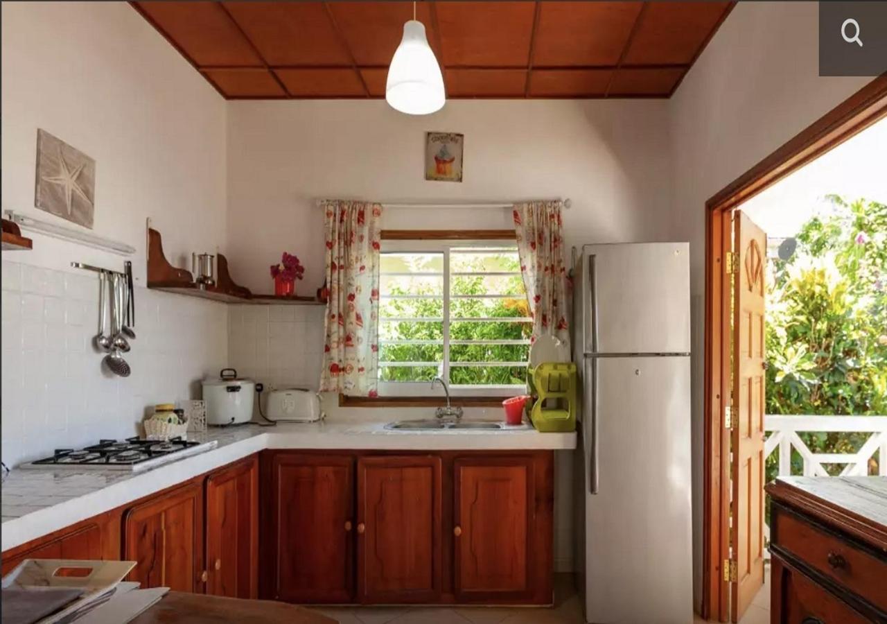 Maison De Vacanze Baie Sainte Anne Екстериор снимка