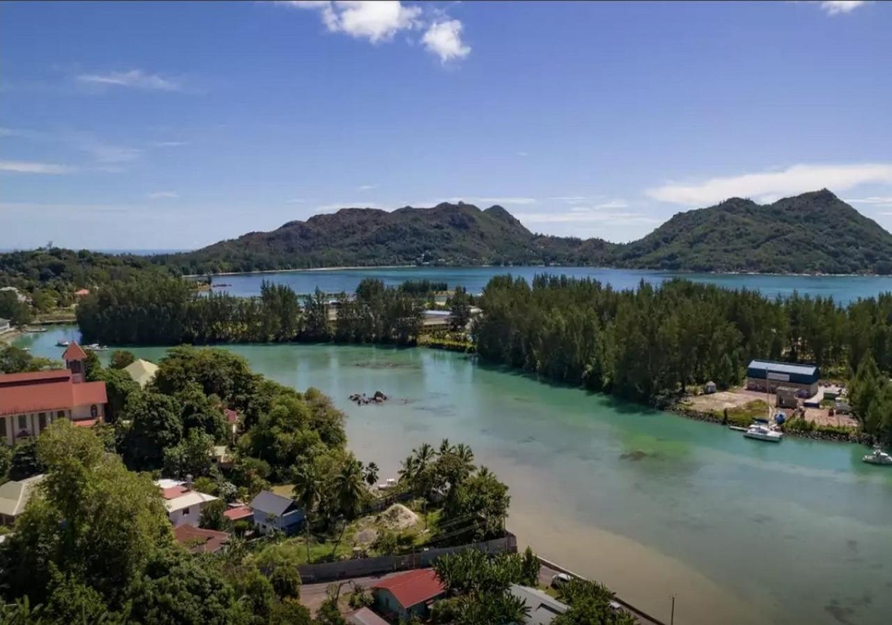 Maison De Vacanze Baie Sainte Anne Екстериор снимка